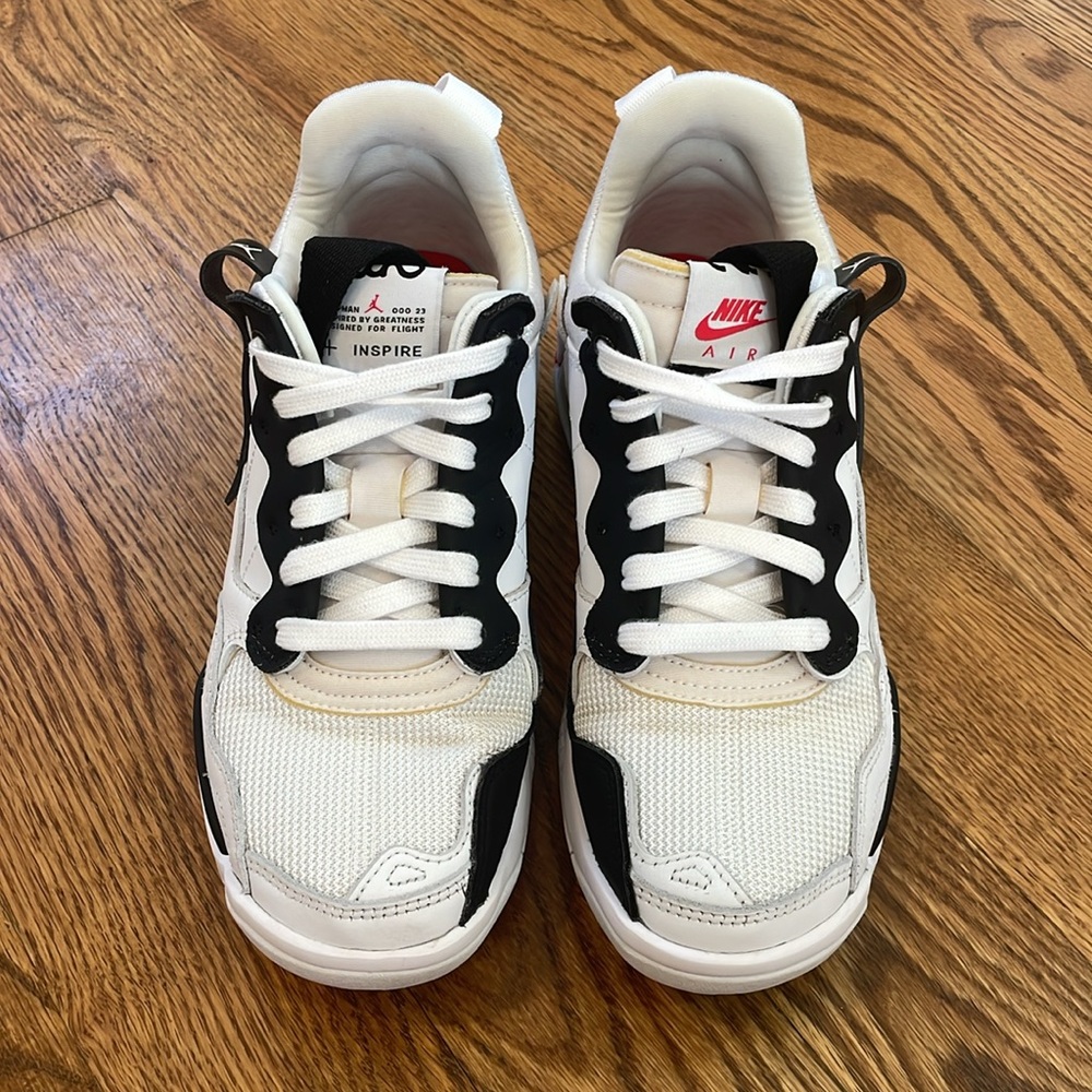 Jordan MA2 White/University Red/Black Trainer Sneakers. Size 8. - Picture 12 of 16